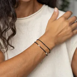 juni juni Schwarzes Perlenarmband Lola - optional als Set – Produktbild 1 von 1