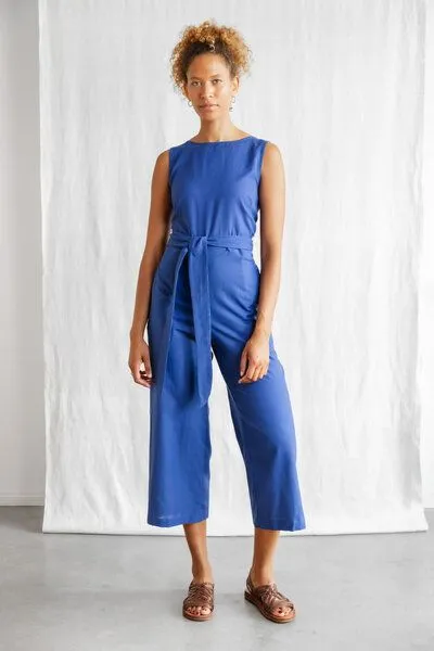 Jyoti - Fair Works Jyoti - Fair Works Bio-Baumwoll Jumpsuit Anusha, Kobalt, – Produktbild 1 von 4
