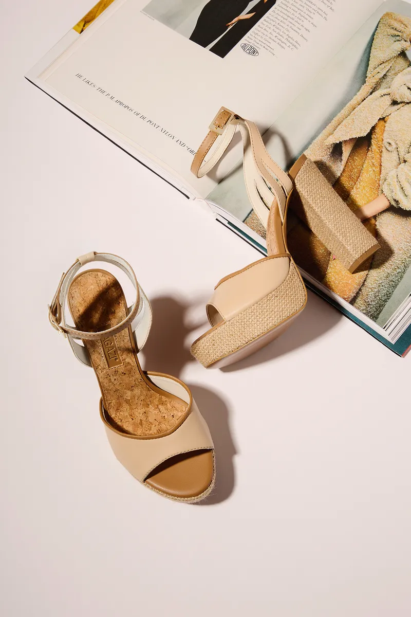 AGAZI AGAZI Damen vegan Sandalen Wedge, Beige, – Produktbild 2 von 2
