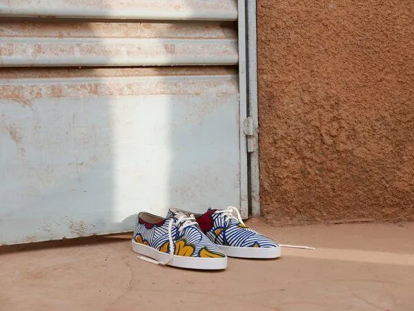 PANAFRICA PANAFRICA Bunte Sneaker - Ouagadougou - Weiß - Unisex – Produktbild 1 von 4
