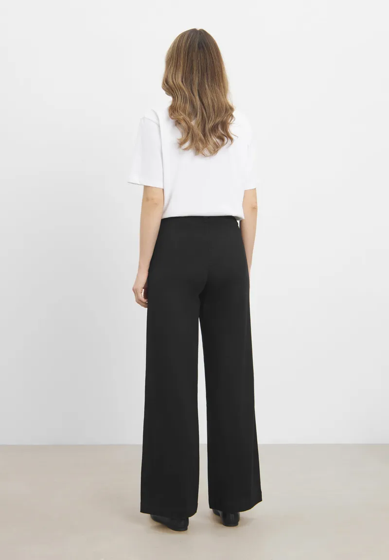 LAURIE LAURIE Damen vegan Hose Donna Loose Mittellang Schwarz, Schwarz, – Produktbild 1 von 2