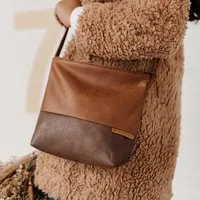 BOWLEANIES TASCHEN BOWLEANIES TASCHEN Umhängetasche aus Lederfaserstoff, Braun & dunkelbraun, – Produktbild 1 von 1