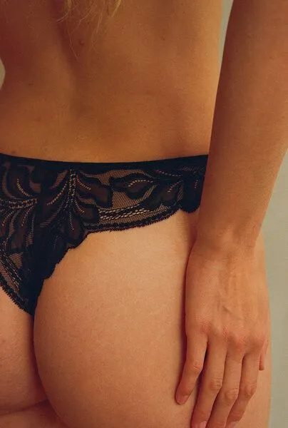Nénés Nénés Lydie Tanga, Schwarz, – Produktbild 2 von 4