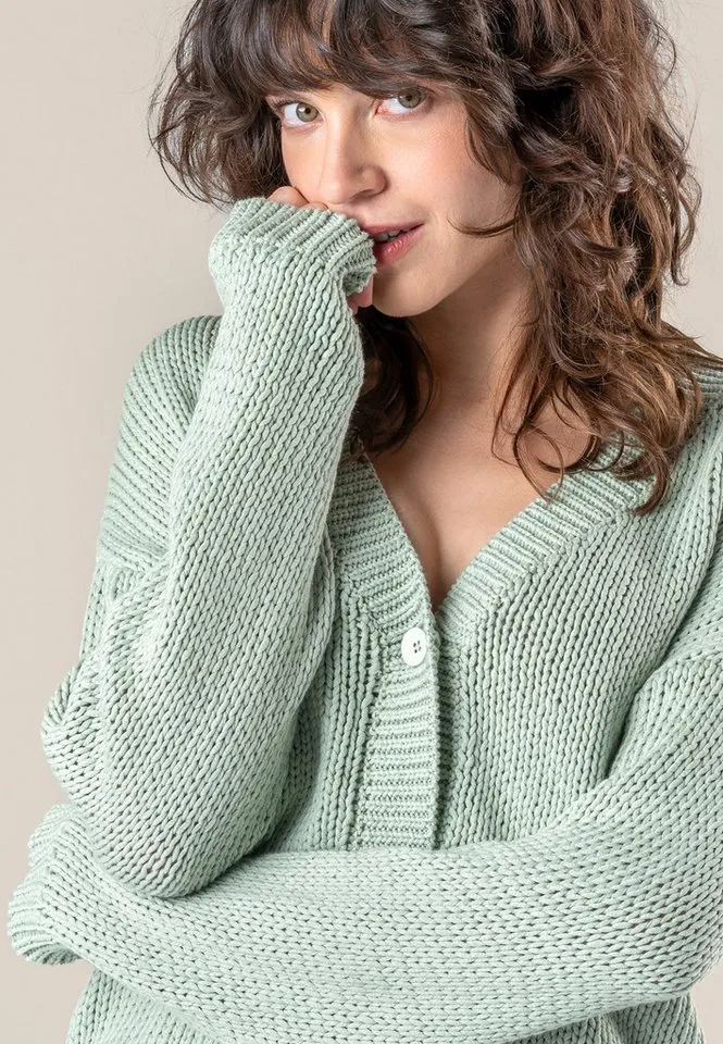 Living Crafts Living Crafts Strickjacke ROSANNA GOTS zertifiziert, Grün, – Produktbild 3 von 5