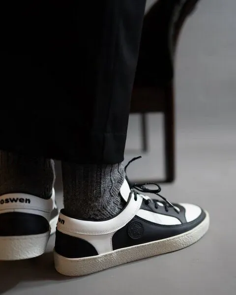 OSWEN OSWEN Eleganter Sneaker aus Leder in schwarz weiß mit Naturkautschuklaufsohle – Produktbild 3 von 4
