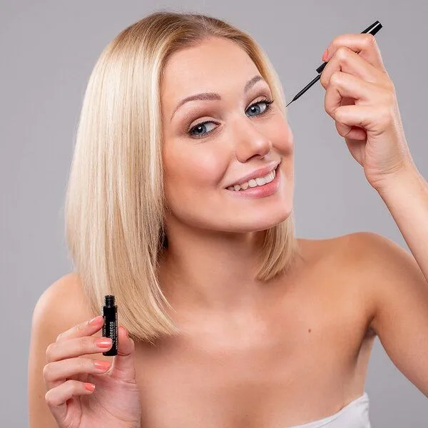 Benecos Benecos Natural Liquid Eyeliner, Schwarz, – Produktbild 4 von 5