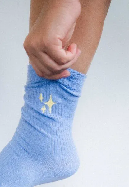 MELA MELA Gerippte Socken Stickerei 1 Paar aus 100% Bio-Baumwolle, Forgetmenot / stars, – Produktbild 3 von 3