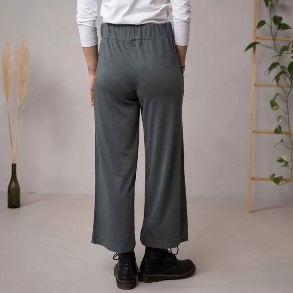 Vresh Clothing Vresh Clothing Vloretta - Soft Culotte mit TENCEL (TM) Lyocell, Tannengrün, – Produktbild 3 von 4