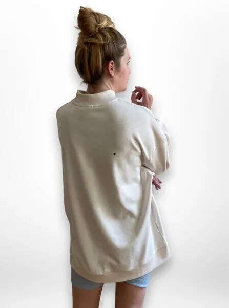 noemvri fashion label noemvri fashion label oversized Sweatshirt Turtleneck mit Herzchen, Beige mit schwarzen herzchen, – Produktbild 3 von 3