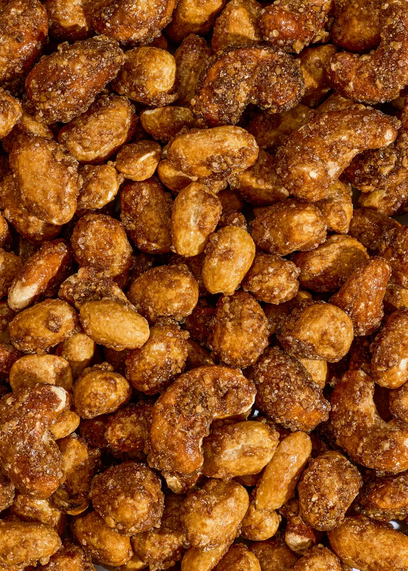 KoRo Crunchy Erdnuss-Cashew-Mix Salted Caramel 1 kg – Produktbild 3 von 5