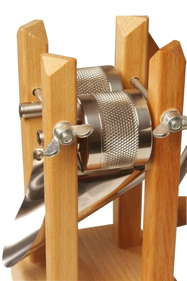 Eschenfelder Getreidemühle Kornquetsche Flockenquetsche Tischmodell Holztrichter abnehmbar Set Manuell, (4 Stück), Kurbel 20-25cm, Tisch-Schraubzwinge, Reinigungsbürste, Trichterdeckel, Beige, – Produktbild 4 von 5