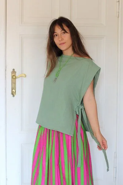 ManduTrap ManduTrap Deda Wickelbluse Damen | Zero Waste Design aus Bio-Baumwolle | One Size | Limitiert |, Grün, – Produktbild 4 von 4