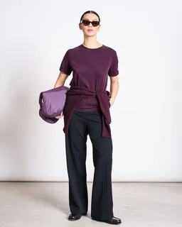 JAN N JUNE JAN 'N JUNE Damen vegan T-Shirt Gebürsteter Junge Cherry Lacquer – Produktbild 1 von 1