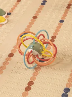 Vertbaudet Weicher Planeten-Greifling Baby – Produktbild 1 von 1