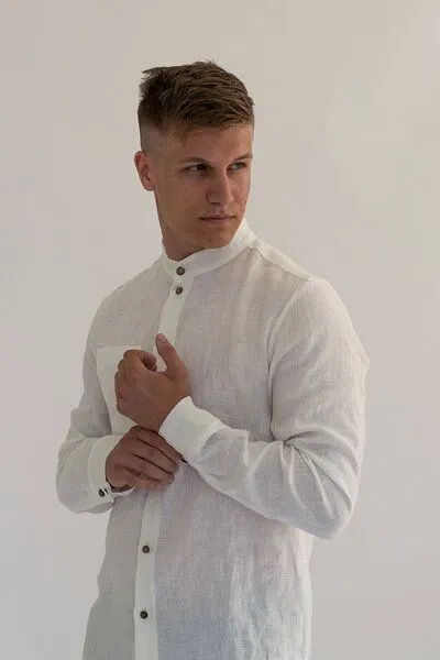 gust. gust. Herren Leinenhemd mit Stehkragen - Linen shirt with stand collar - 100% Bio-Leinen, White (weiß), – Produktbild 1 von 3