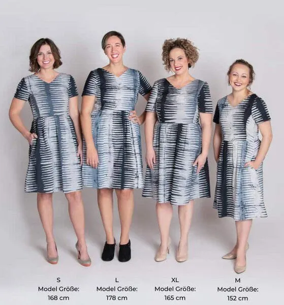Global Mamas Global Mamas Bio Kleid - VERONA - Roses Red & Rays Black, Schwarz, – Produktbild 2 von 3