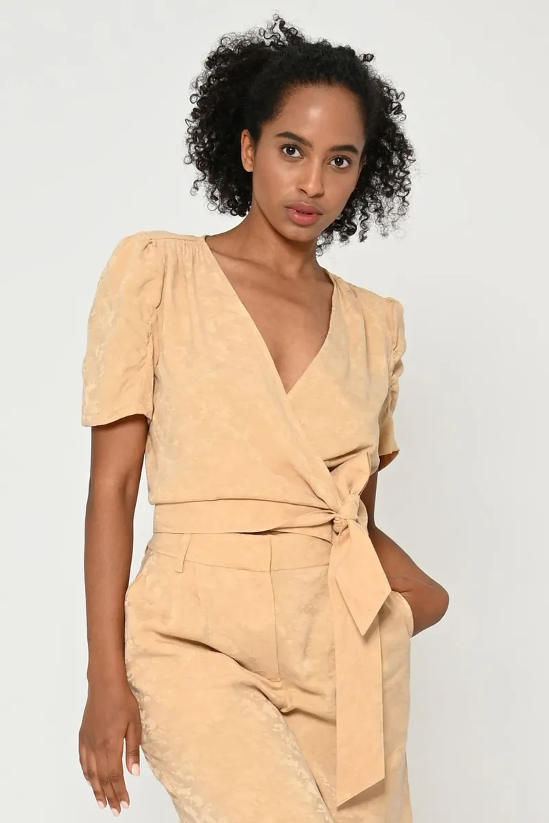 Lovjoi LOVJOI Damen vegan Bluse Siluri Tencel Brownsugar, Beige, – Produktbild 2 von 2