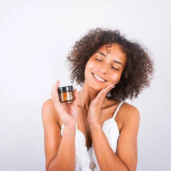 Jolie au naturel Jolie au naturel Hyaluron Creme I Maske I 2in1I für empfindliche Haut I Kamille – Produktbild 3 von 4