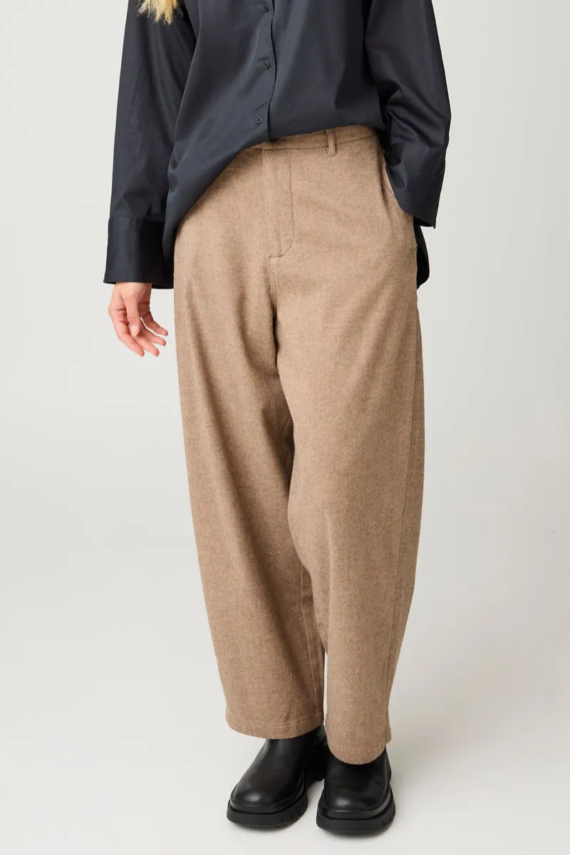 KnowledgeCotton Apparel KnowledgeCotton Apparel Damen vegan Hose Bloom Barrel Aus Flanell Lion Braun, Braun, – Produktbild 2 von 2