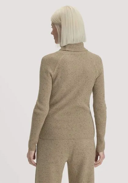hessnatur hessnatur Strick Rollkragenpullover Slim aus Bio-Baumwolle mit recycelter Wolle, Goldsand, – Produktbild 2 von 4