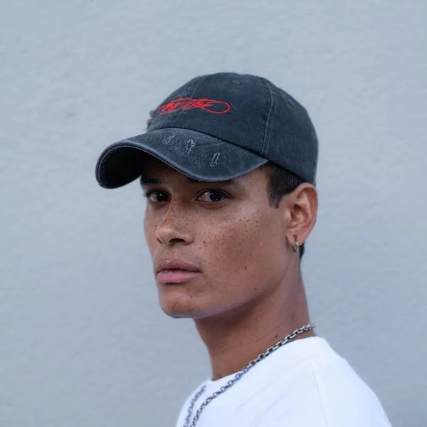 hey hey studios hey hey studios Unisex Cap „Script“ handveredelt aus Bio-Baumwolle, Schwarz, – Produktbild 2 von 4