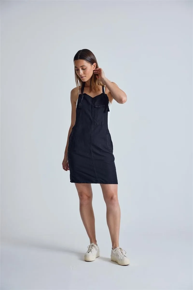 Flax and Loom Flax and Loom Damen vegan Kleid Latzhose Peggy Schwarz, Schwarz, – Produktbild 1 von 2