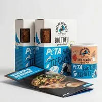 social product social product Tofu Bundle x PETA - Geschenke-Set - 2x Tofu - Tofu Gewürz - Infos – Produktbild 1 von 1