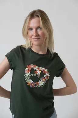 Bavarian Caps Bavarian Caps Damen T-Shirt aus Bio-Baumwolle "Blumenbreze" – Produktbild 1 von 1