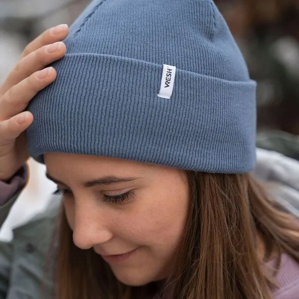 Vresh Clothing Vresh Clothing Veo - Classy Beanie aus Biobaumwolle, Rauchblau, – Produktbild 2 von 4