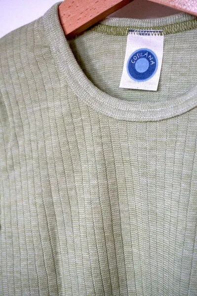Cosilana Cosilana Bio-Langarmshirt in Rippstruktur aus Seide/Wolle/Baumwolle, Hellgrün, – Produktbild 2 von 2