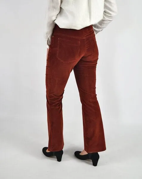 Aatise Ziegelrote nachhaltige Cordhose Zaude von Aatise, Rot, – Produktbild 2 von 4
