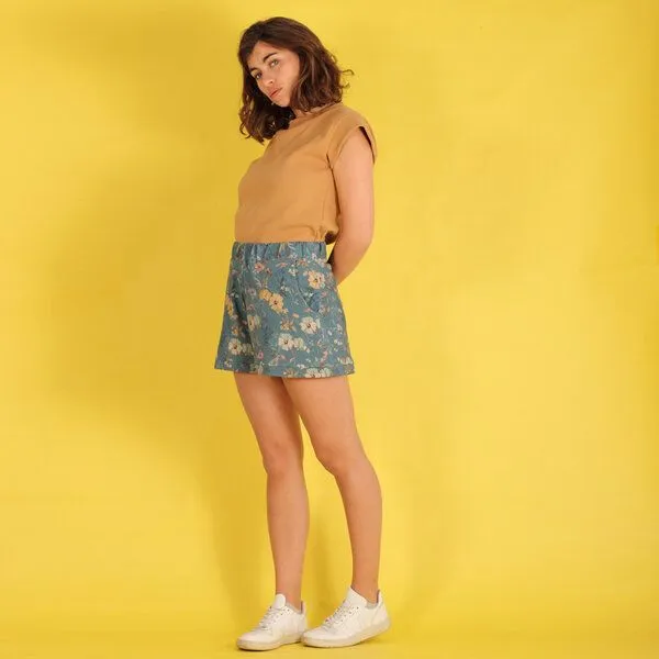 ManduTrap ManduTrap Shorts "Floralia" aus Biobaumwolle kbA mit Blumenmuster – Produktbild 3 von 4
