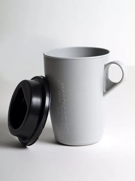 BioFactur BioFactur Coffee Cup To Go aus Biokunststoff mit Deckel, Lichtgrau, – Produktbild 3 von 3