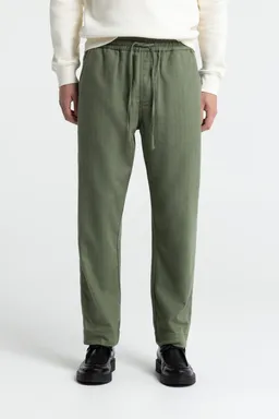 Kings Of Indigo Kings of Indigo Herren vegan Hose Martin Mulled Basil Regular Fit – Produktbild 1 von 1