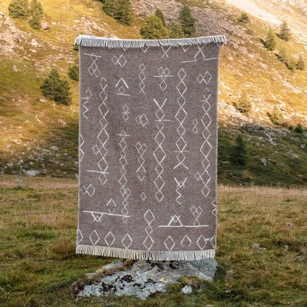 Steppenwolle Steppenwolle Wolldecke mit Fransen & Ethno-Muster | 100% Mulesingfreie Schurwolle, Anthrazit/natur - kalahari, – Produktbild 3 von 4