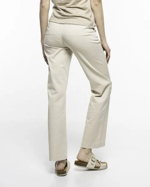Alma & Lovis Alma & Lovis Edle Chino mit geradem Bein aus Bio-Baumwolle | Straight Chino, Desert (beige), – Produktbild 3 von 4