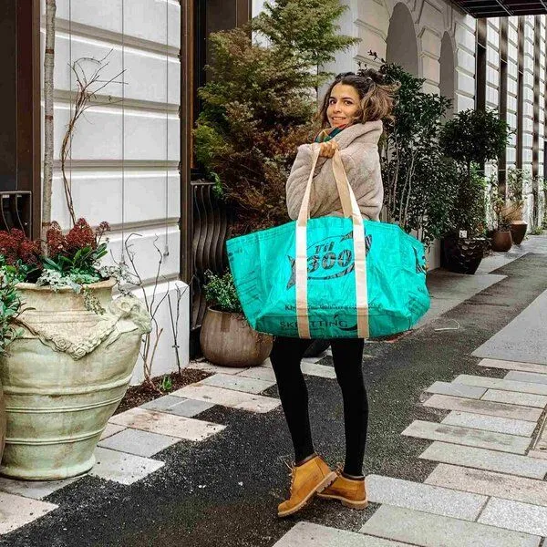 REFISHED fair fashion REFISHED fair fashion Tasche 'CARGO BAG' - upcycelte Fischfuttersäcke, #fish gruen-til, – Produktbild 3 von 3