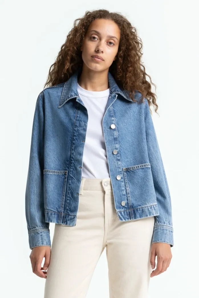 Kings Of Indigo Kings of Indigo Damen vegan Jacke Ota Cindy Mid Washed Blau, Blau, – Produktbild 2 von 4
