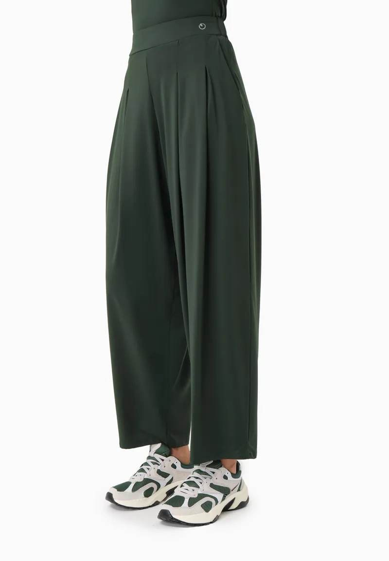 ORGANICATION ORGANICATION Damen vegan Hose Peeny Amazonas Grün, Dunkelgrün, – Produktbild 1 von 2
