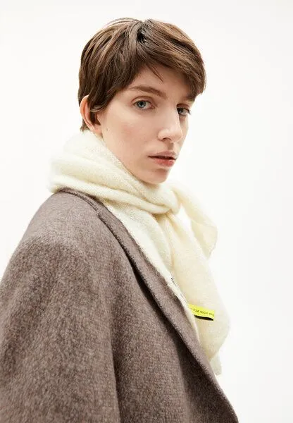 ARMEDANGELS ARMEDANGELS BRYANAA Unisex Schal aus Mohair-Woll Mix, Oatmilk, – Produktbild 2 von 3