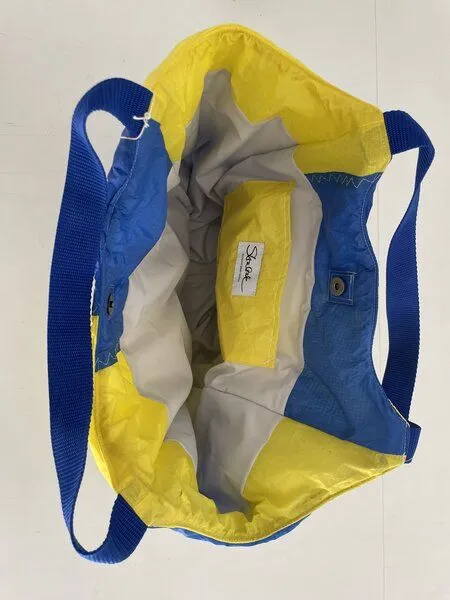 Skrabak Skrabak Upcycling-Tasche aus Segeltuch, Gelb-blau, – Produktbild 4 von 4