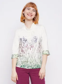 Peaces.bio - handbedruckte Biomode Peaces.bio - handbedruckte Biomode Bluse Mystic Iris – Produktbild 1 von 1