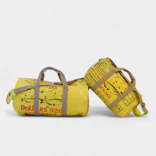 REFISHED fair fashion REFISHED fair fashion Tasche 'SPORTY BAG' - upcycelte Fischfuttersäcke, #fish gelb-dollar, – Produktbild 5 von 5
