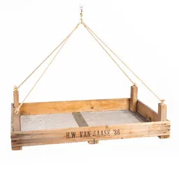 Die Stadtgärtner Die Stadtgärtner Upcycling Hängeampel aus rustikalem Zwiebelsieb (Maße: 75 x 51 x 9 cm) – Produktbild 1 von 1