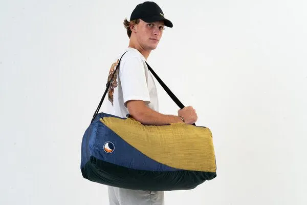 Ticket to the Moon Ticket to the Moon MOON CARRIER – Dufflebag aus recyceltem Material (40 L), Dunkelblau-sparkling gold, – Produktbild 1 von 4