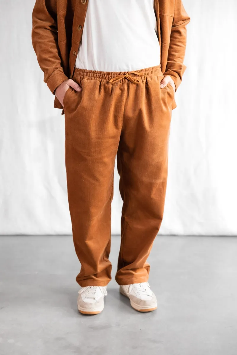 Jyoti - Fair Works Jyoti - Fair Works Herren vegan Hose Corduroy Jhan Cinnamon, Dunkelorange, – Produktbild 2 von 2