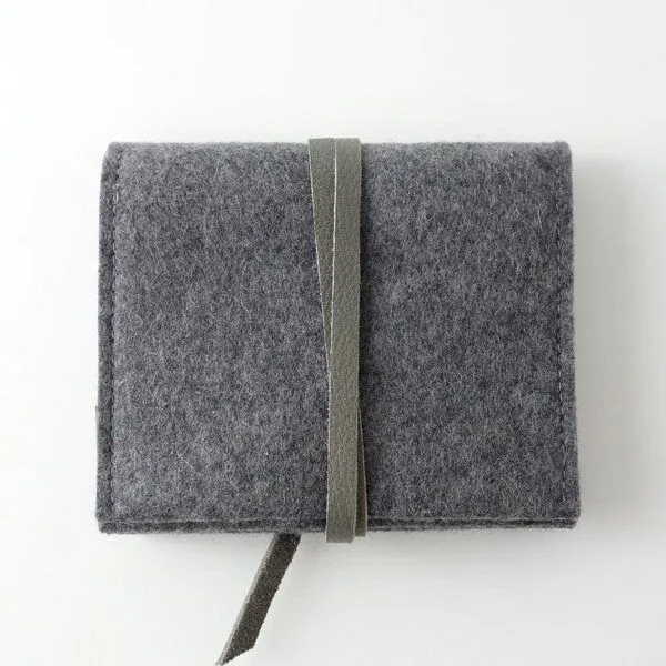 matilda k. manufaktur matilda k. manufaktur Schmuckaufbewahrung 'schmucknest' groß aus Wollfilz dunkelgrau 'alice', Dunkelgrau, – Produktbild 8 von 8