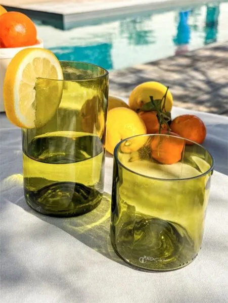 Plates et Culotées Upcycling-Glas aus Weinflasche Grün von Plates et Culotées – Produktbild 5 von 8