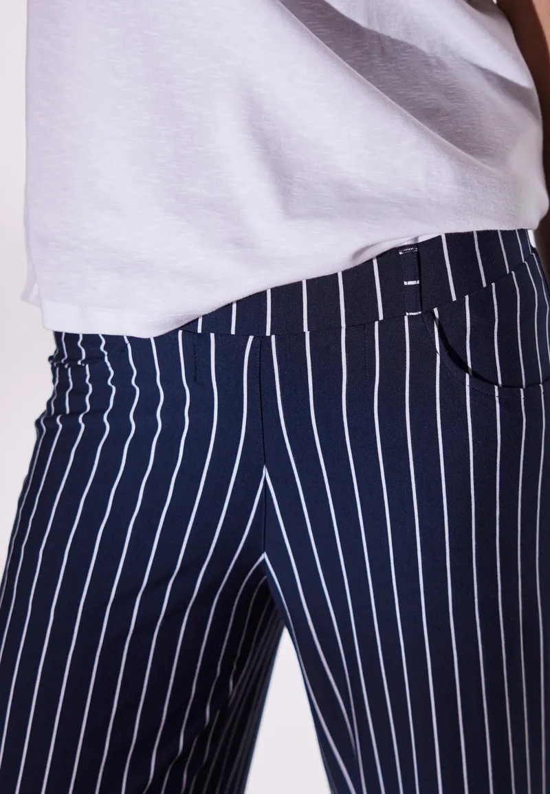 LAURIE LAURIE Damen vegan Lose Hose Crop Jersey Donna Navy Stripe, Extra dunkelblau, – Produktbild 1 von 2