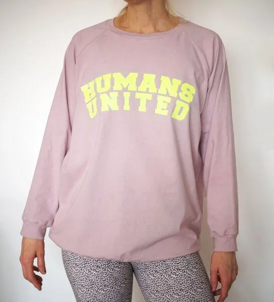 Lena Schokolade Lena Schokolade HUMANS UNITED Sweater aus Bio-Baumwolle, Rosa, – Produktbild 1 von 1